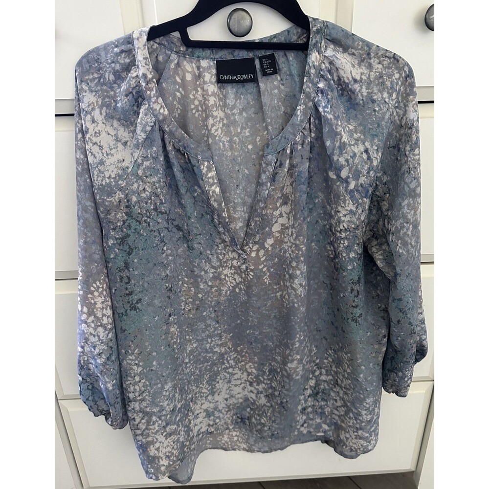 Cynthia Rowley Blue Floral Blouse Large Split V-Neck Chiffon Top Polyester